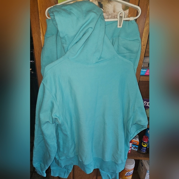 Champion Men's Blue Hoodie Sweater and Joggers set. - Picture 13 of 13